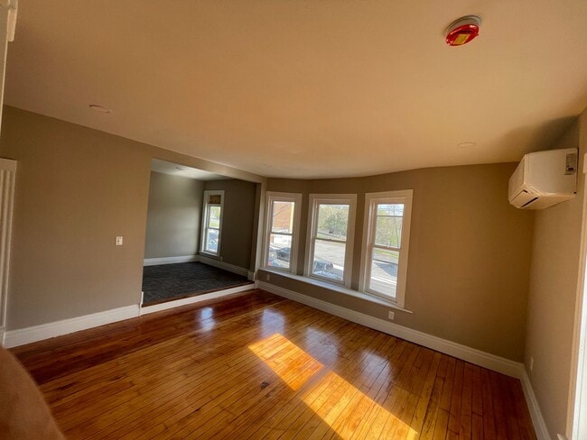 Building Photo - Brand New 1 Bedroom Apartment