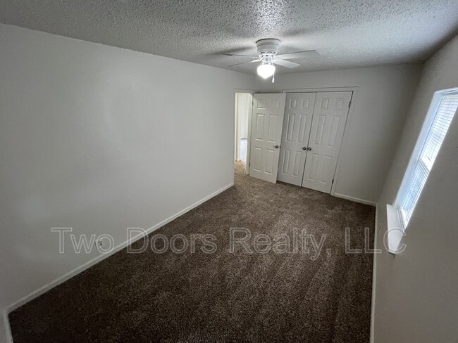 Building Photo - 4117 N Libby Ave
