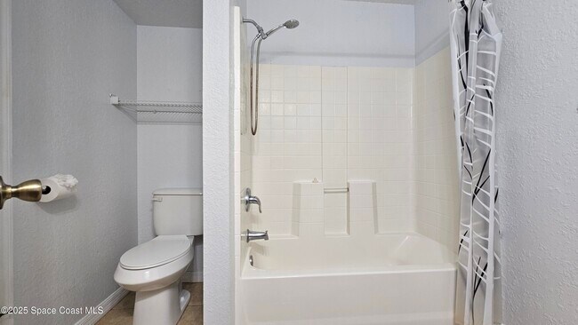 Building Photo - 2101 Forest Knoll Dr NE