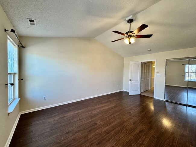 Building Photo - Ready NOW!! A 3-Bedroom Townhome w/Attache...