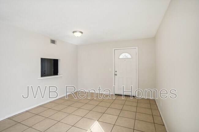 Building Photo - 7201 Arlington Expy
