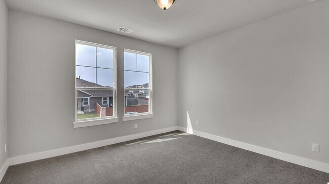 Building Photo - 208 Mirabeau Way
