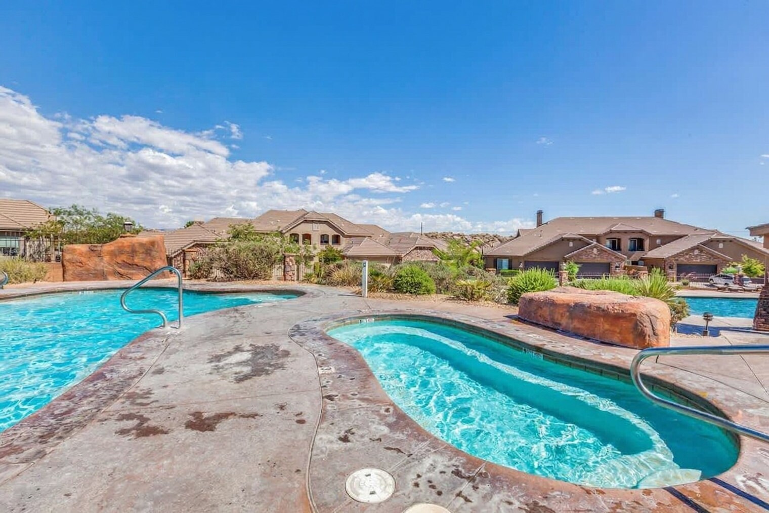 Building Photo - 1922 N Pebble Beach Dr