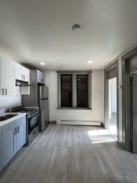 Primary Photo - 836 Communipaw Ave