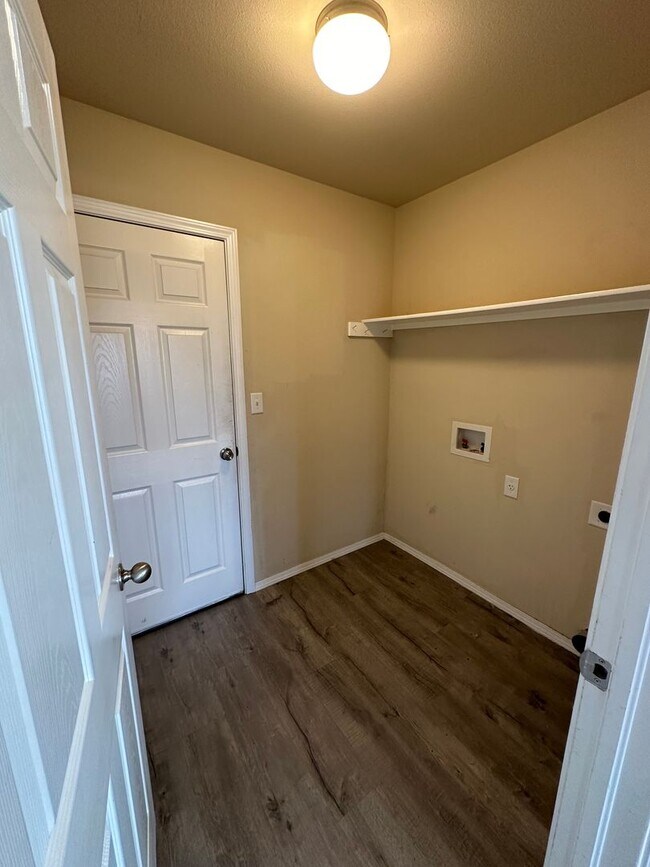 Building Photo - Country Living AND Convenience