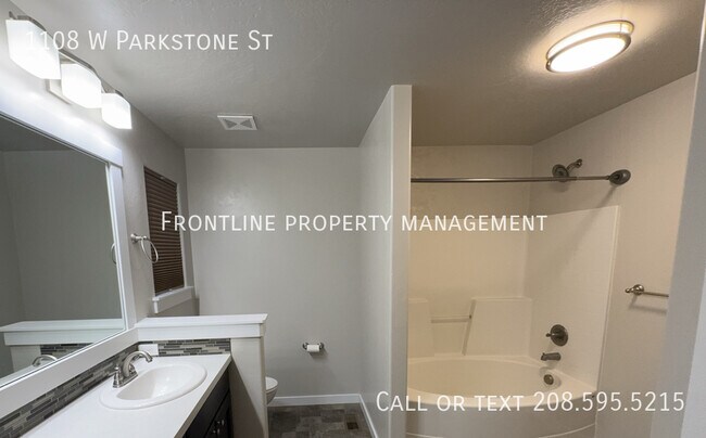 Building Photo - 1108 W Parkstone St