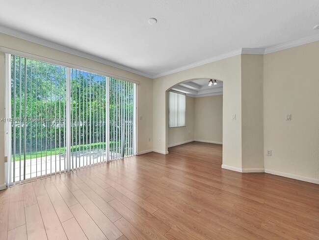 Building Photo - 858 NW 170th Terrace