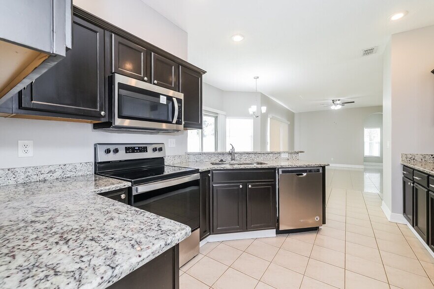 Building Photo - 2716 Patrician Cir