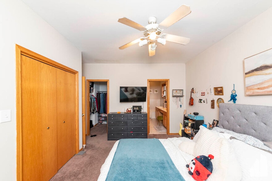 Building Photo - 1401 N Artesian Ave