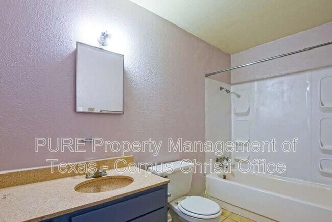 Building Photo - 3535 Cottonwood St