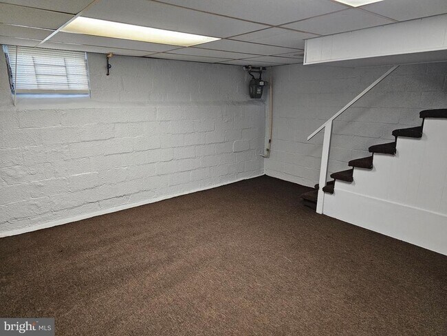 Building Photo - 3238 Westmont Ave