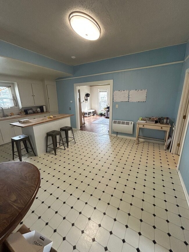 Building Photo - 900 Front St