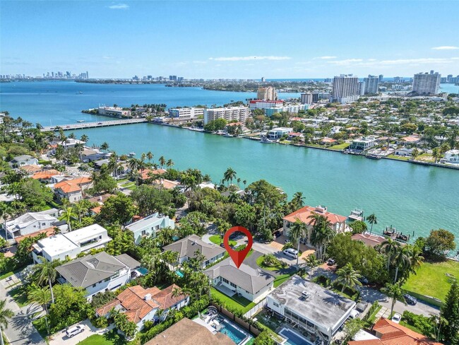 Building Photo - 7420 Beach View Dr