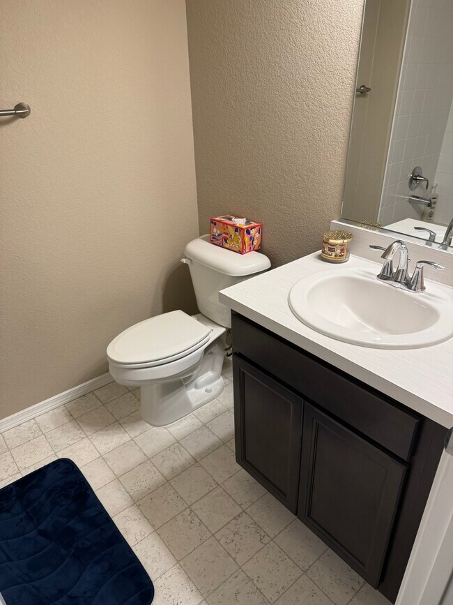 Building Photo - 9958 Golf Crest Dr