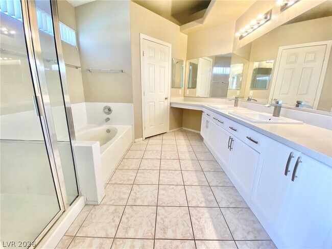 Building Photo - 4678 Carefree Dr