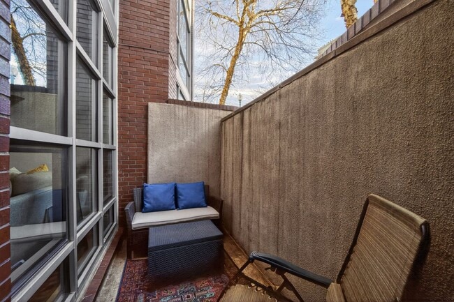 Building Photo - Spacious & Modern 1br Steps on U St Corridor!