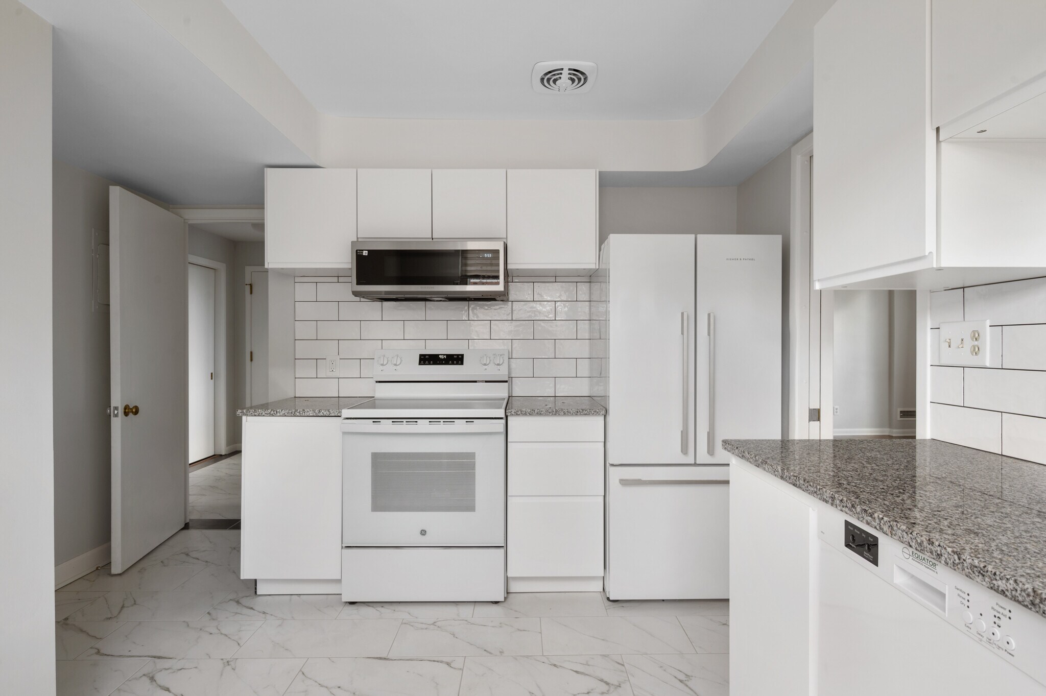 kitchen - 19425 Van Aken Blvd