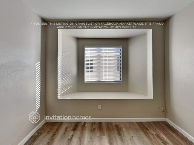 Building Photo - 10219 N 89th Ave