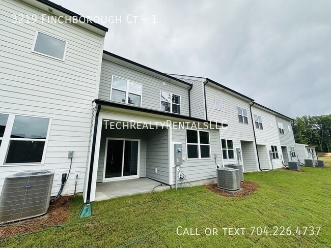 Building Photo - 3219 Finchborough Ct