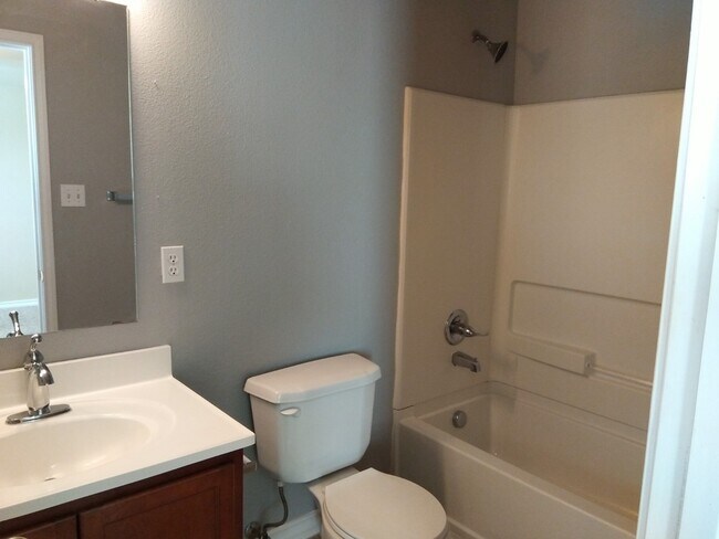 Building Photo - COMING SOON! 3 Bedroom/ 2.5 Bath Townhome