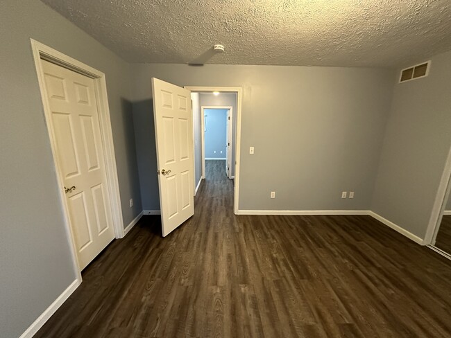 Building Photo - 505 Harriet Ct