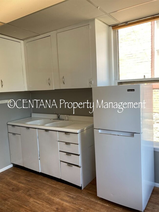 Building Photo - 214-214 S Excelsior Ave