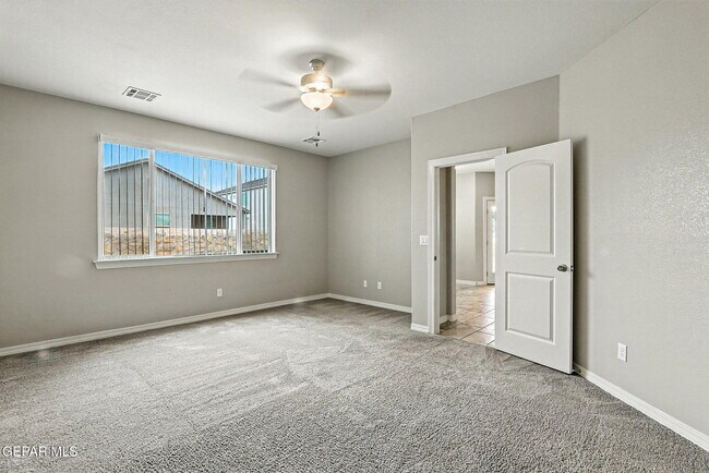 Building Photo - 12360 Desert Path Ct