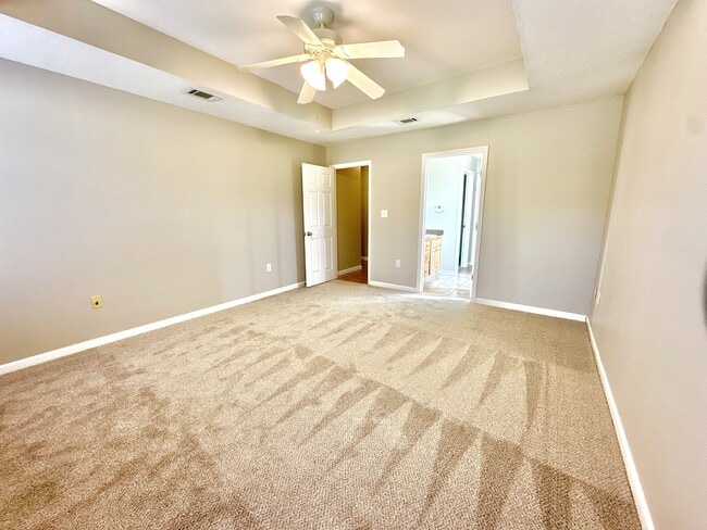 Building Photo - 5756 Emily Ln