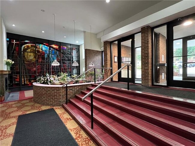 Building Photo - 5 Bayard Rd