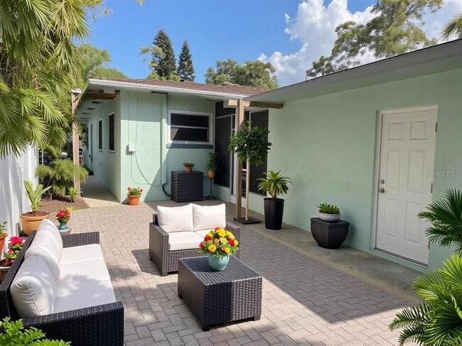 Building Photo - 807 26th Ave N