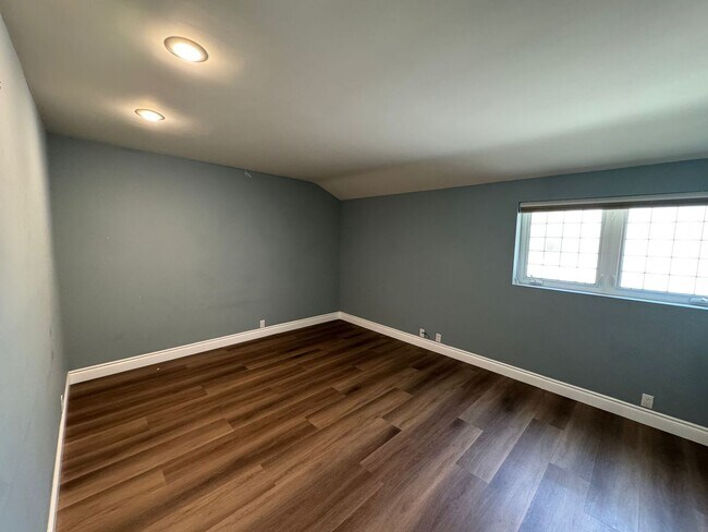 Building Photo - Coming Soon! Cozy home in South Pasadena.