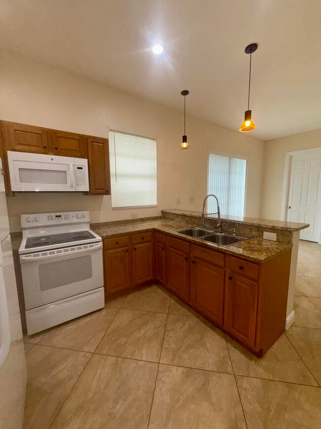 Building Photo - 12094 Citrus Grove Blvd