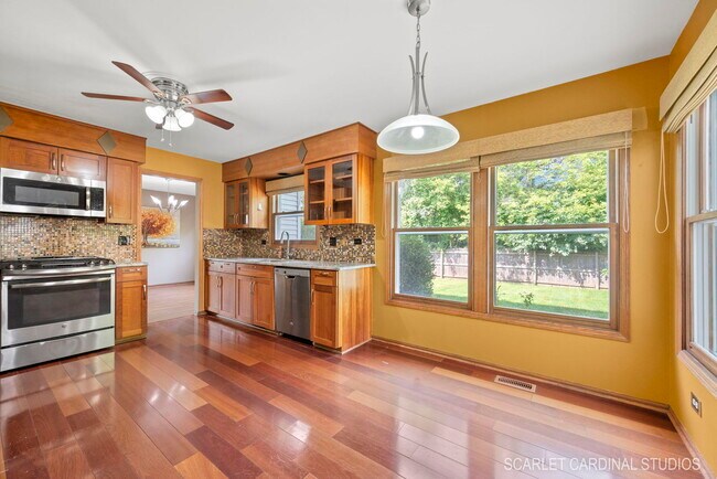 Building Photo - 54 N Royal Oak Dr