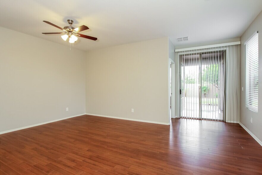 Building Photo - 42941 N Challenger Trail