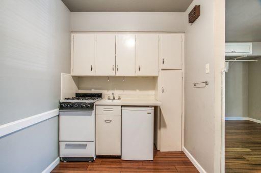 Building Photo - 5816 Grassmere Ln