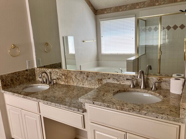 Building Photo - 1433 Fieldstone Dr