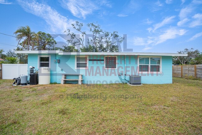 Building Photo - Adorable 2 Bedroom in Venice FL available ...