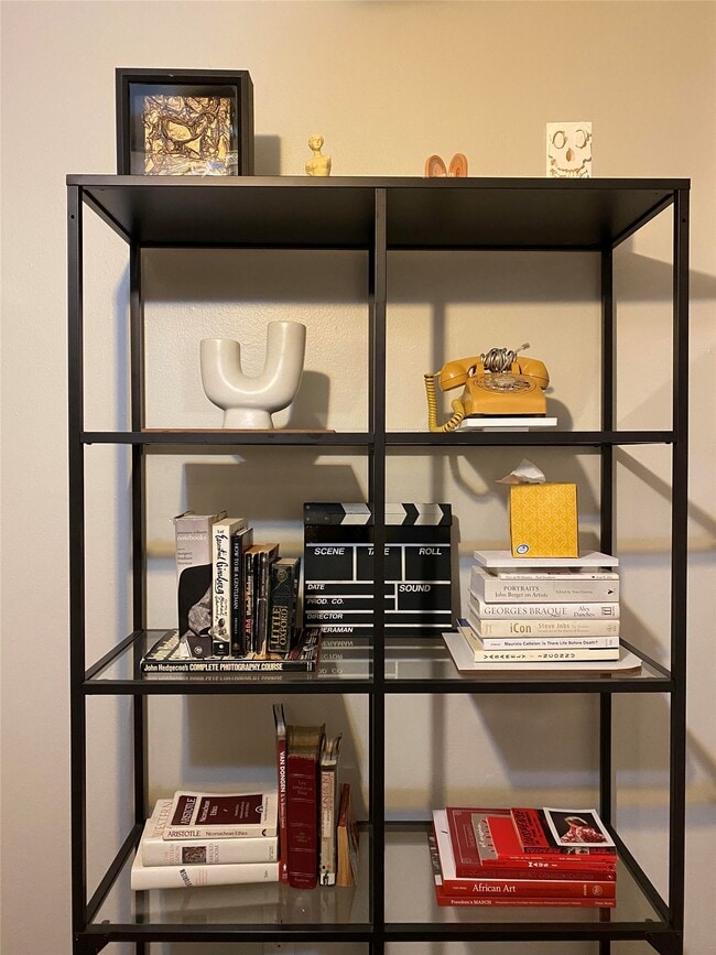 Building Photo - 205 Avondale St