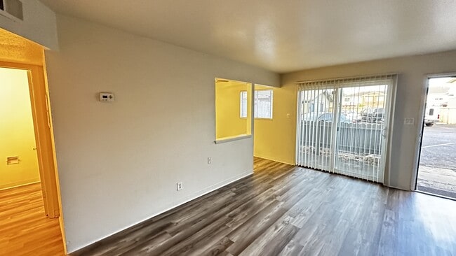 Building Photo - 504 Jeanell Dr