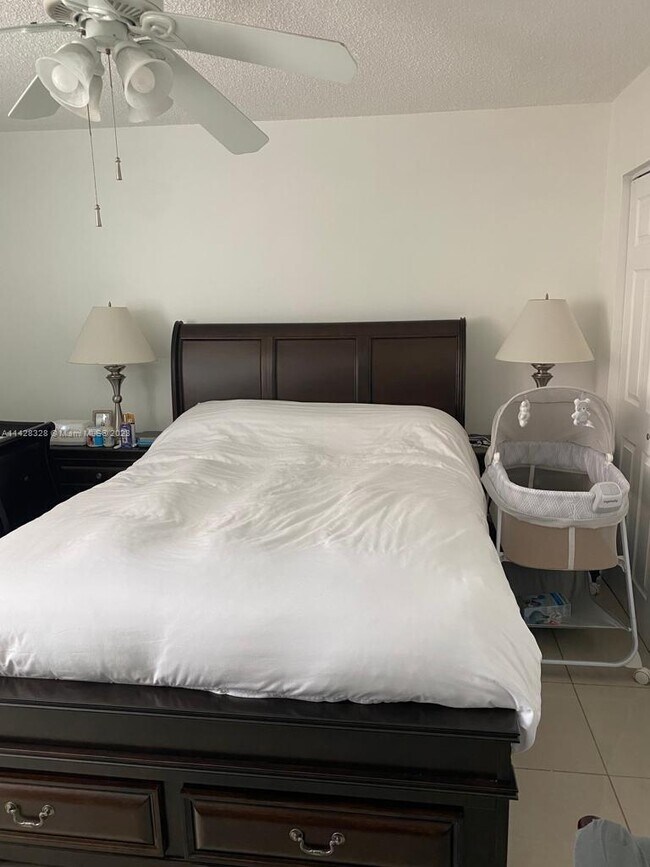 Building Photo - 9440 W Flagler St