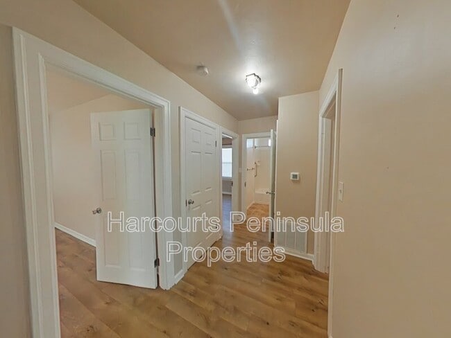 Building Photo - 1011 N Rainier Ave