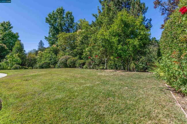 Building Photo - 503 Hawkridge Terrace
