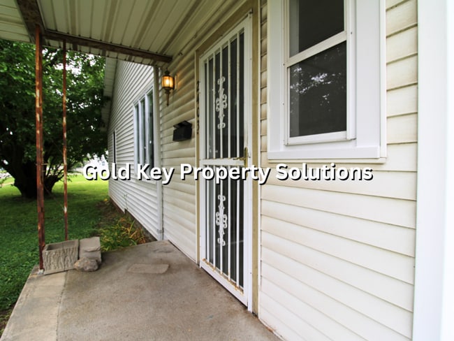 Building Photo - 3 Bed 1 Bath Home For Rent W/ Basement! (S...
