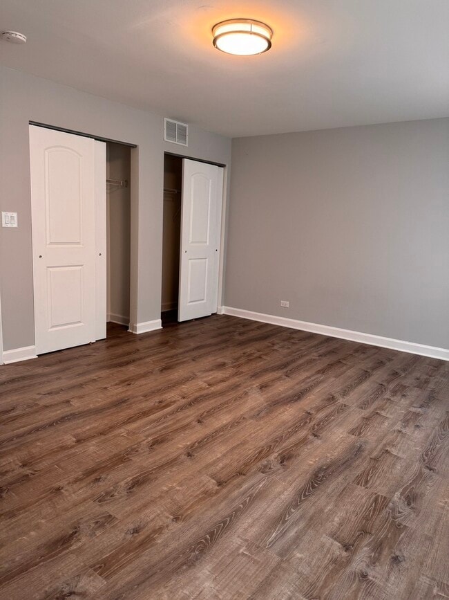 Building Photo - 336 Lilac Ln