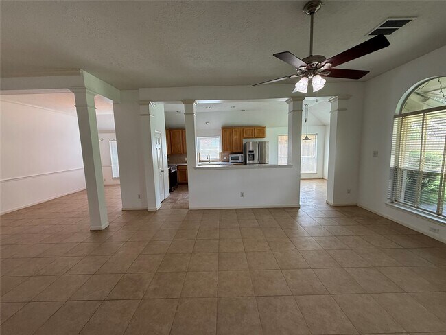Building Photo - 3642 Heritage Colony Dr