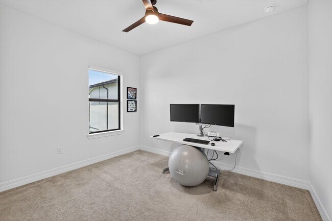 Building Photo - 4651 Pinehurst Trl E