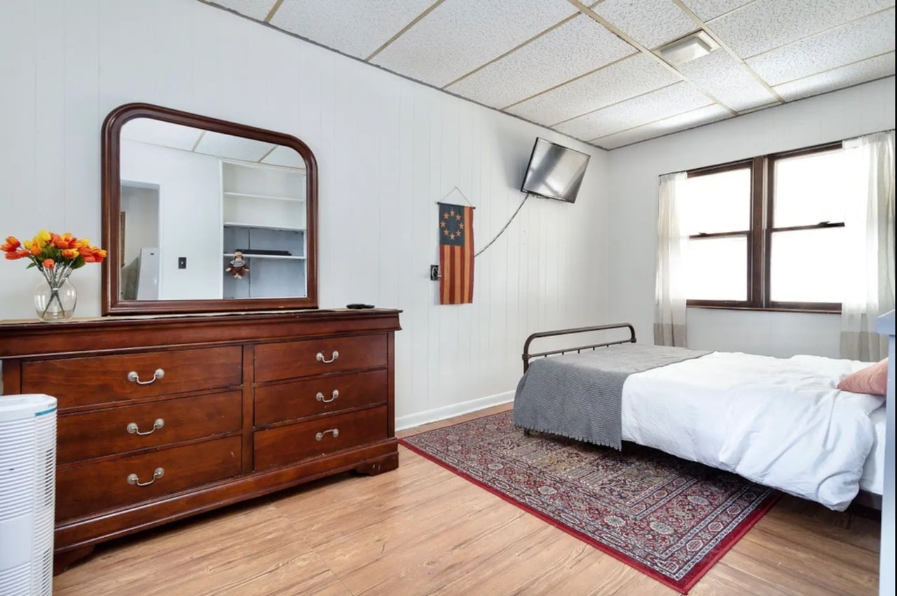 Bedroom 3 - 5021 W Belden St