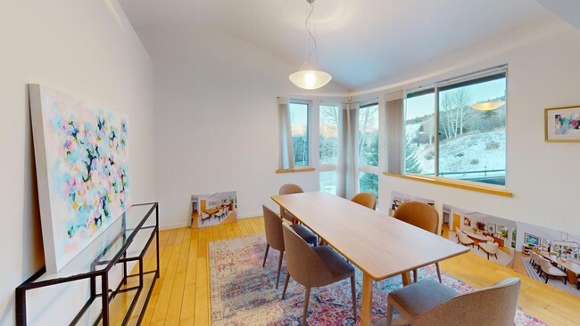 Building Photo - 11 Russell Trail