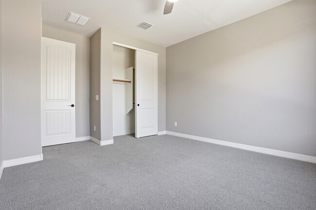 Building Photo - 7471 E Paraiso Dr