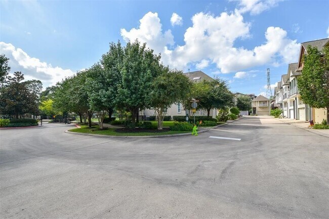 Building Photo - 815 Garden Rose Ln